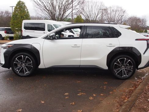 Used 2023 Toyota bZ4X LIMITED image 4