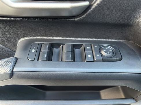 Used 2025 Toyota Tacoma TRD Sport image 13