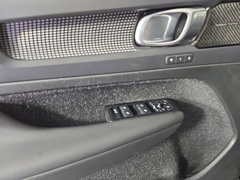 Used 2021 Volvo XC40 P8 Recharge w/ Advanced Package image 20