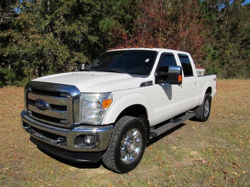 Used 2015 Ford F350 Lariat image 2