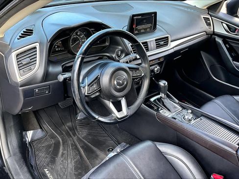 Used 2017 MAZDA MAZDA3 Touring image 18