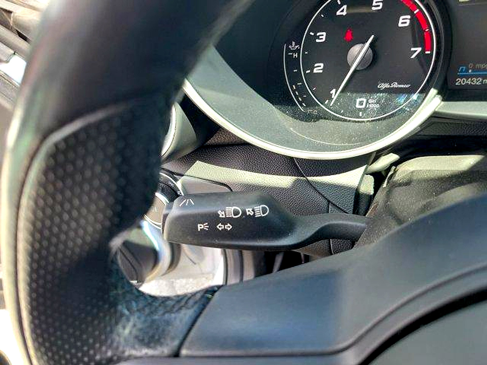 Used 2023 Alfa Romeo Giulia Ti w/ Active Assist Plus Package RWD image 29