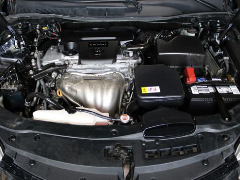 Used 2017 Toyota Camry SE image 24