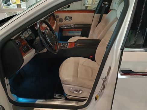 Used 2011 Rolls-Royce Ghost RWD image 8