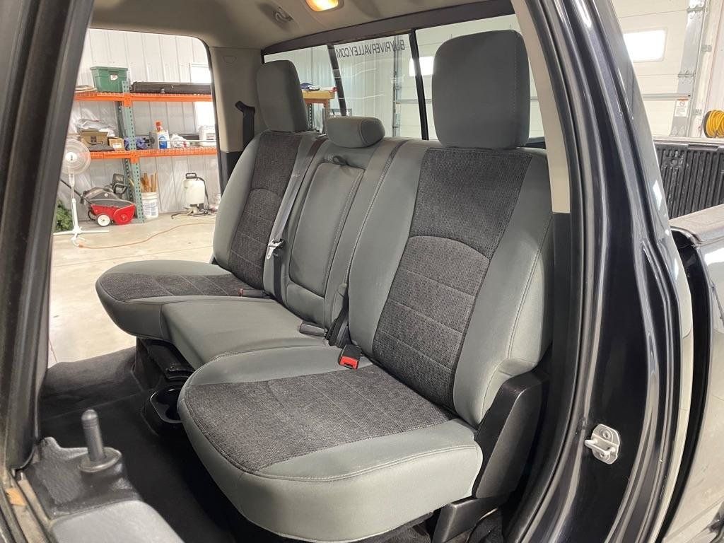 Used 2015 RAM 1500 Classic SLT w/ SLT Plus D←cor Group AWD/4WD image 15