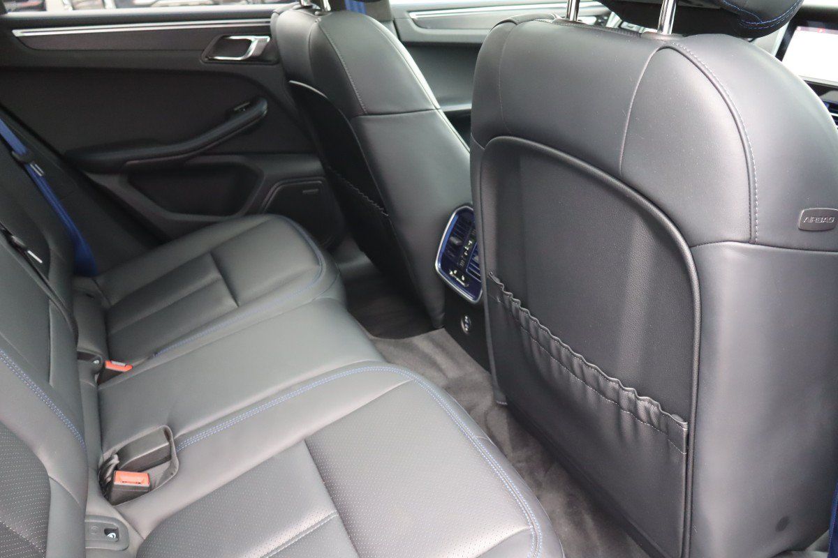 Used 2023 Porsche Macan GTS w/ Premium Package Plus AWD/4WD image 27