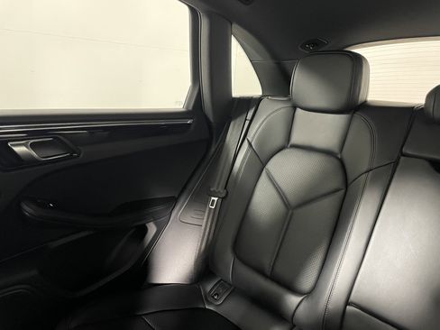 Used 2025 Porsche Macan image 15