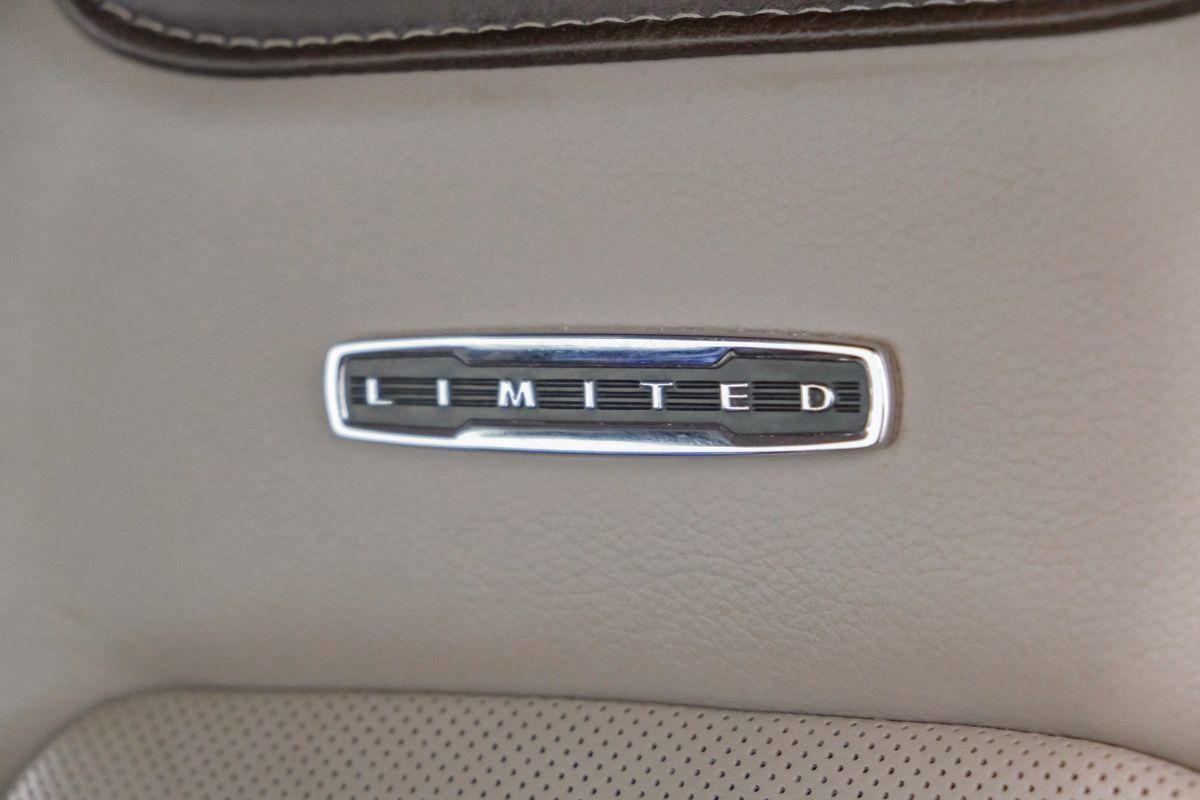 Used 2019 Ford F350 Limited w/ FX4 Off-Road Package AWD/4WD image 32