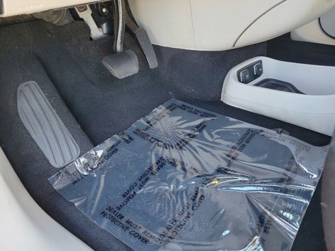 Used 2021 Chrysler Pacifica Touring FWD image 16