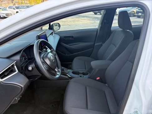 Used 2025 Toyota Corolla LE image 24
