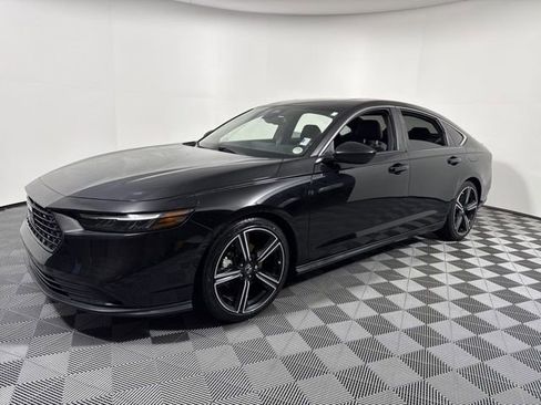 Used 2023 Honda Accord Sport image 2