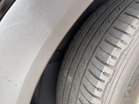 Used 2024 Toyota Highlander LE FWD image 20