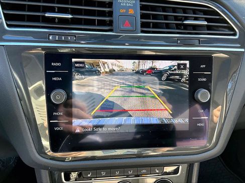 Used 2019 Volkswagen Tiguan SE w/ Panoramic Sunroof Package image 26