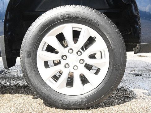 Used 2023 Chevrolet Silverado 1500 Custom AWD/4WD image 27
