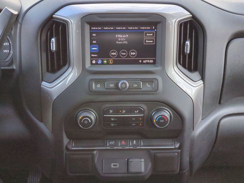 Used 2020 Chevrolet Silverado 1500 Custom w/ Custom Value Package image 18