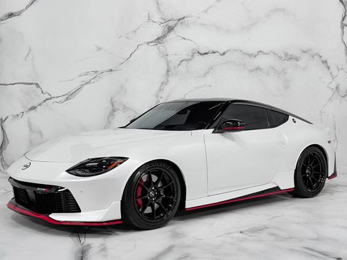 Used 2024 Nissan Z NISMO w/ Floor Mat Package RWD image 18