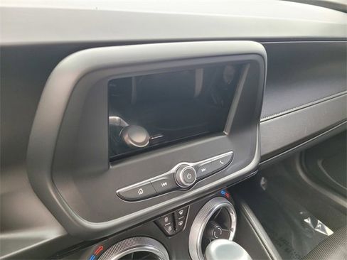Used 2019 Chevrolet Camaro LT image 14