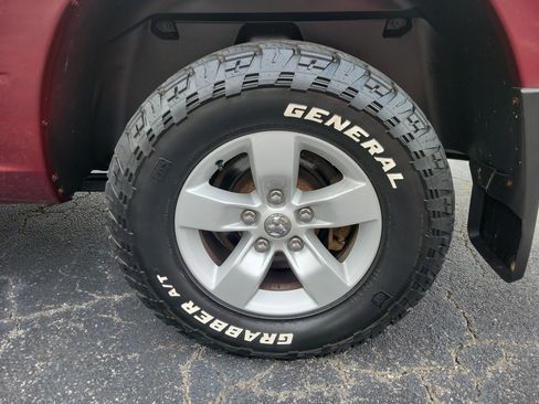 Used 2016 RAM 1500 Express image 25