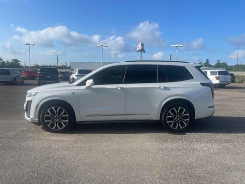 Used 2021 Cadillac XT6 Sport w/ Platinum Package AWD/4WD image 5