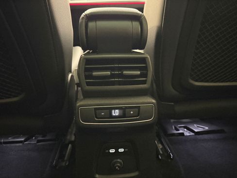 Certified 2023 Audi Q4 e-tron Premium Plus w/ Premium Plus RWD image 28