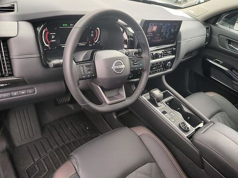 Used 2026 Nissan Pathfinder Platinum w/ Cargo Package AWD/4WD image 14