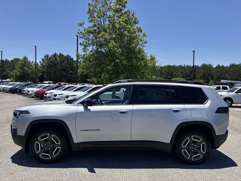 New 2026 Jeep Cherokee Laredo AWD/4WD image 4