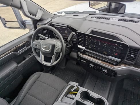 New 2026 GMC Sierra 2500 SLE w/ Preferred Package image 19