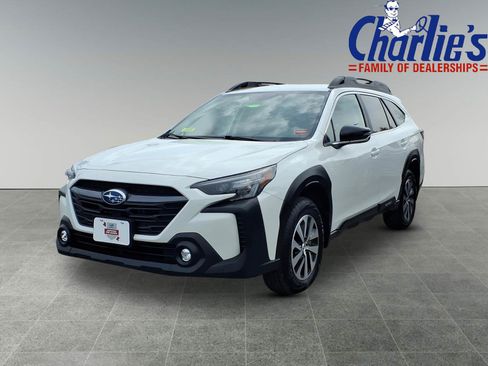 Certified 2025 Subaru Outback Premium AWD/4WD image 1