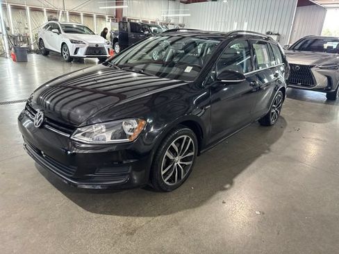 Used 2016 Volkswagen Golf S FWD image 1