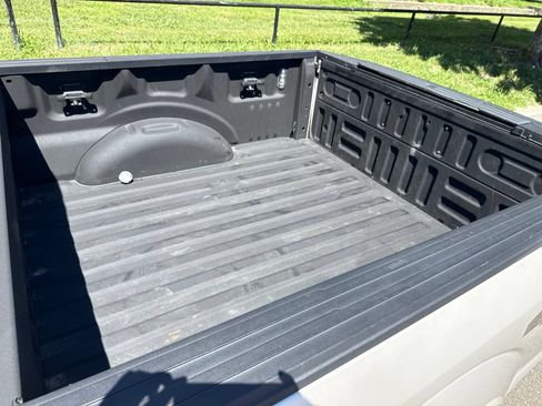 Used 2018 Ford F150 Lariat w/ Equipment Group 502A Luxury AWD/4WD image 17