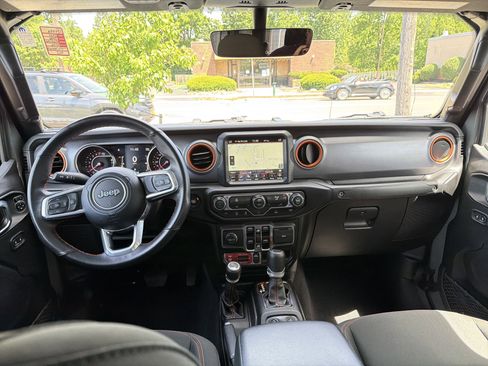 Used 2021 Jeep Gladiator Mojave AWD/4WD image 11