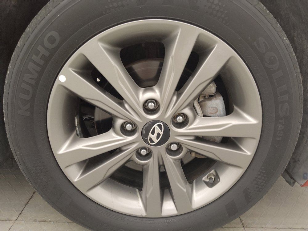 Used 2018 Hyundai Elantra SEL FWD image 31