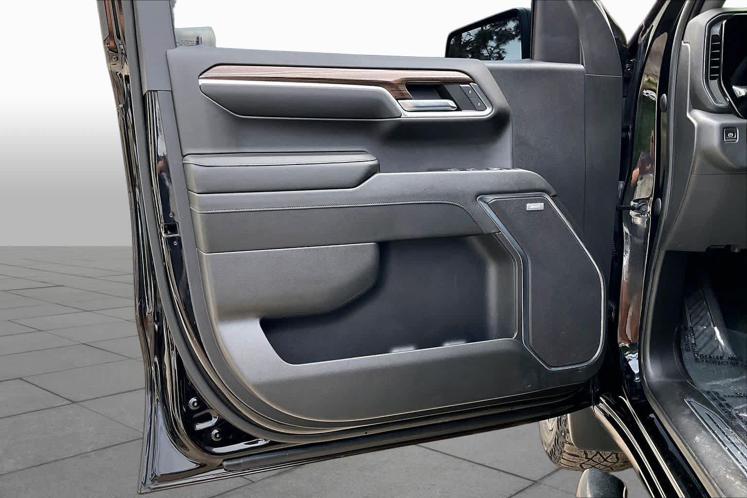 Used 2023 Chevrolet Silverado 1500 LT Trail Boss w/ LT Trail Boss Premium Package AWD/4WD image 22