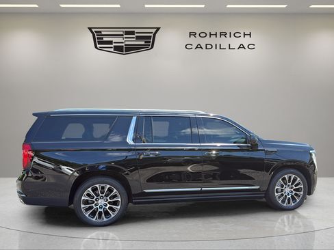 Used 2026 GMC Yukon XL Denali w/ Denali Reserve Package AWD/4WD image 4