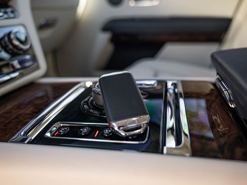 Used 2024 Rolls-Royce Ghost image 40