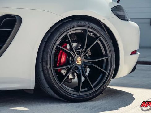 Used 2018 Porsche 718 Cayman GTS RWD image 43