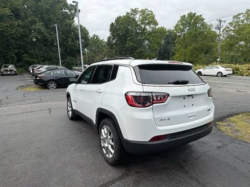 Used 2022 Jeep Compass Latitude AWD/4WD image 7