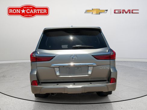Used 2017 Lexus LX 570 4WD w/ Luxury Package image 5
