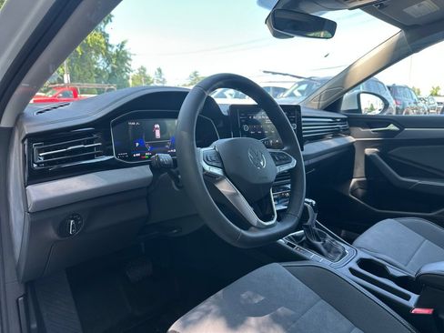 New 2026 Volkswagen Jetta SE FWD image 11