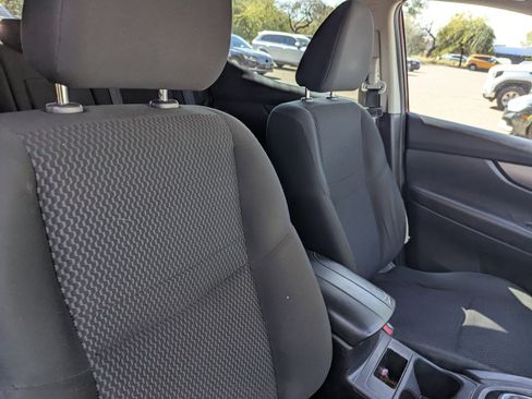 Used 2021 Nissan Rogue Sport S image 8