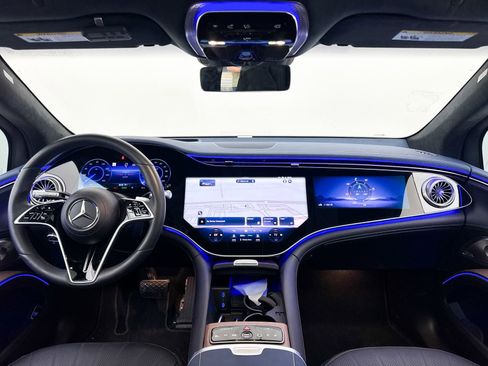 Used 2023 Mercedes-Benz EQS 580 4MATIC SUV image 21