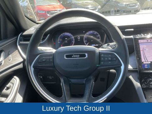 Used 2025 Jeep Grand Cherokee Limited w/ Luxury Tech Group II image 24