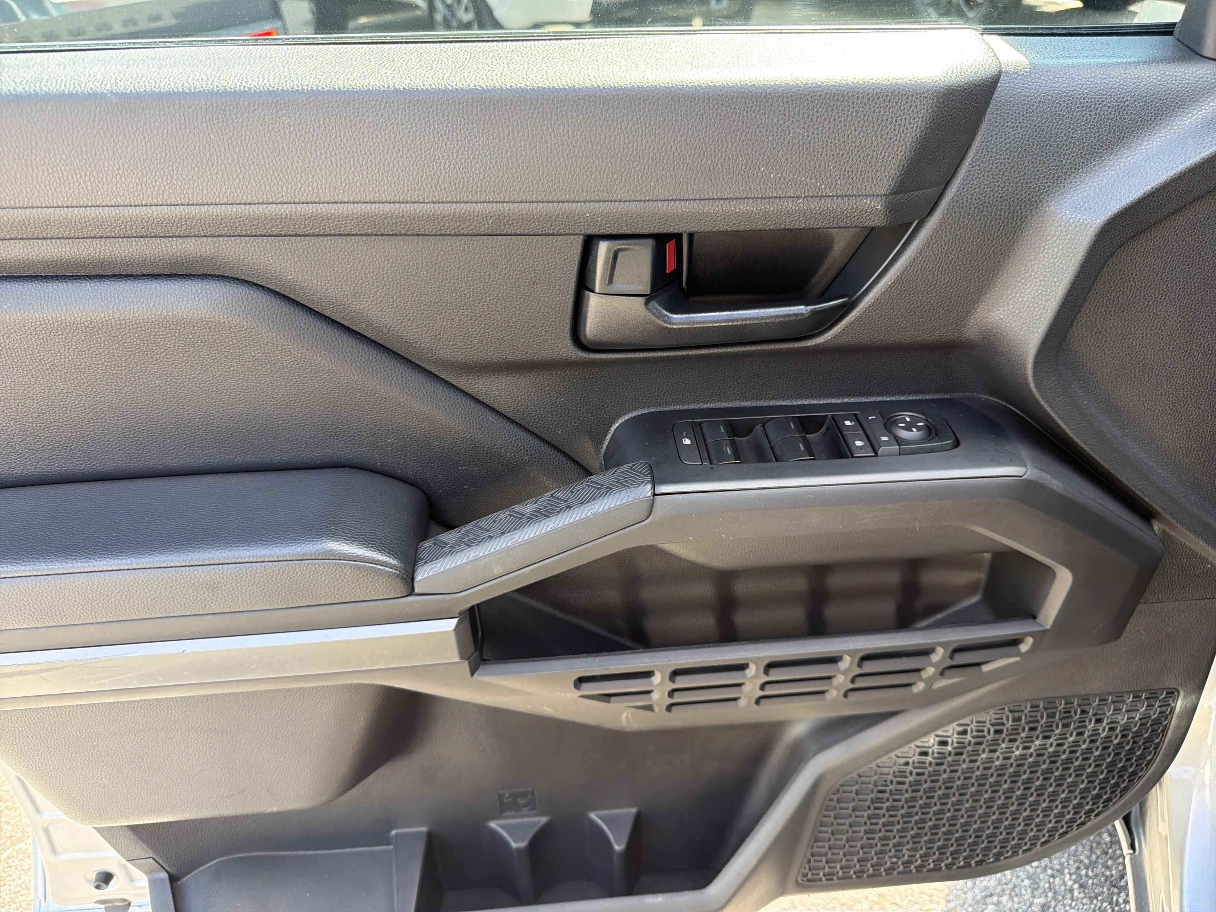 Certified 2025 Toyota Tacoma SR5 AWD/4WD image 20