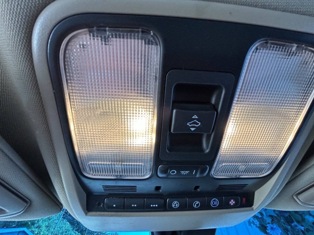 Used 2005 Acura MDX Touring AWD/4WD image 17