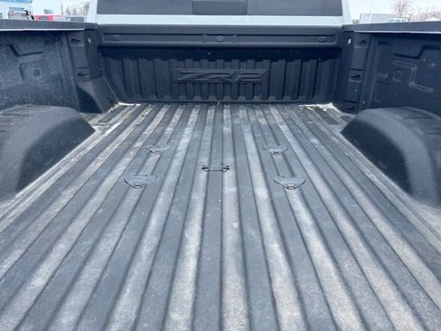 Used 2024 Chevrolet Silverado 2500 ZR2 w/ Technology Package image 30