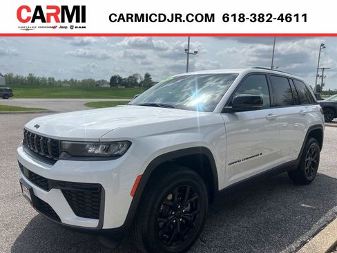 New 2026 Jeep Grand Cherokee Altitude AWD/4WD image 3