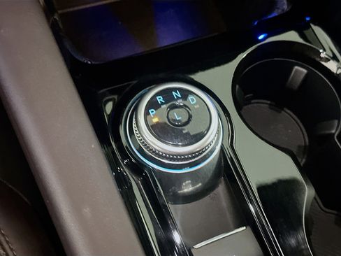 Used 2025 Ford Explorer Platinum w/ LUX Leather Package image 25