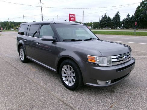 Used 2010 Ford Flex SEL FWD image 3