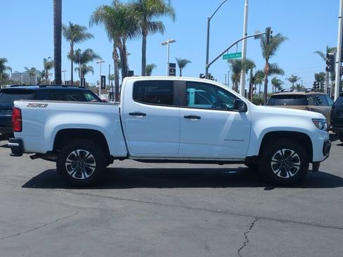 Used 2022 Chevrolet Colorado Z71 AWD/4WD image 2