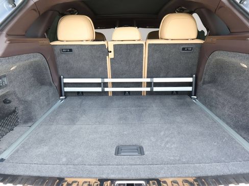 Used 2025 Bentley Bentayga Extended Wheelbase AWD/4WD image 17